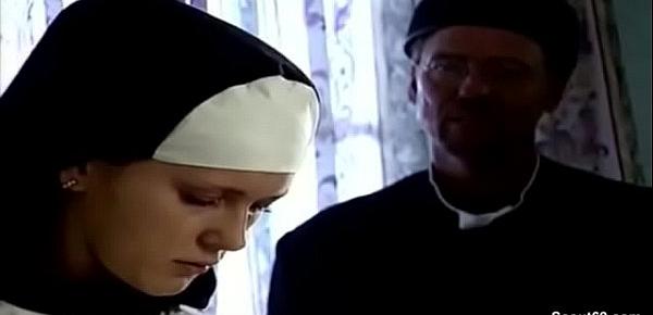  Auch Nonnen brauchen mal einen Schwanz im Kloster